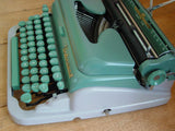 Underwood Deluxe Portable