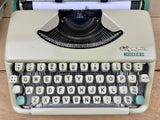 Typewriter, 1964 Olympia Splendid 33