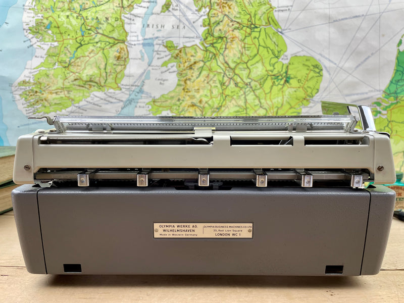 Typewriter, 1964 Olympia SM8 with Congress Typeface