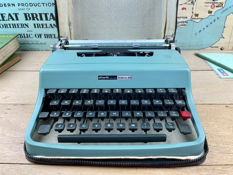 Typewriter, 1968 Olivetti Lettera 32