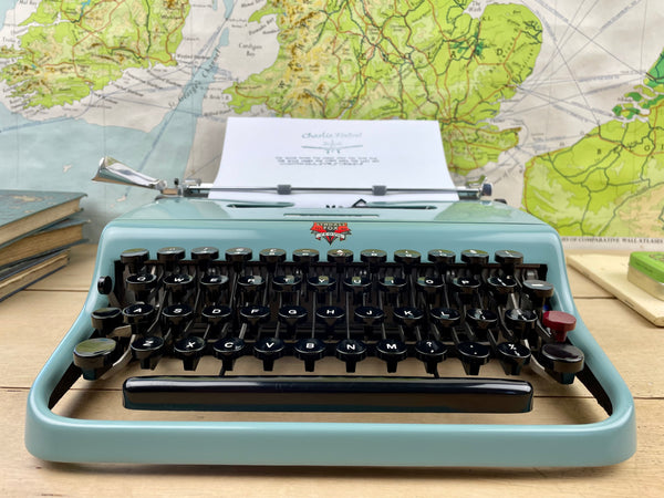 Typewriter, 1954 Olivetti Lettera 22