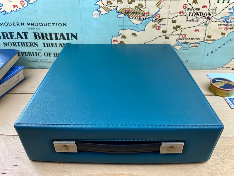 Typewriter, Olivetti Dora - Blue