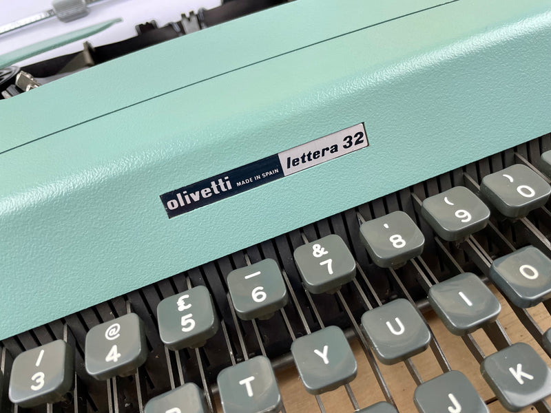 Typewriter, 1968 Olivetti Lettera 32