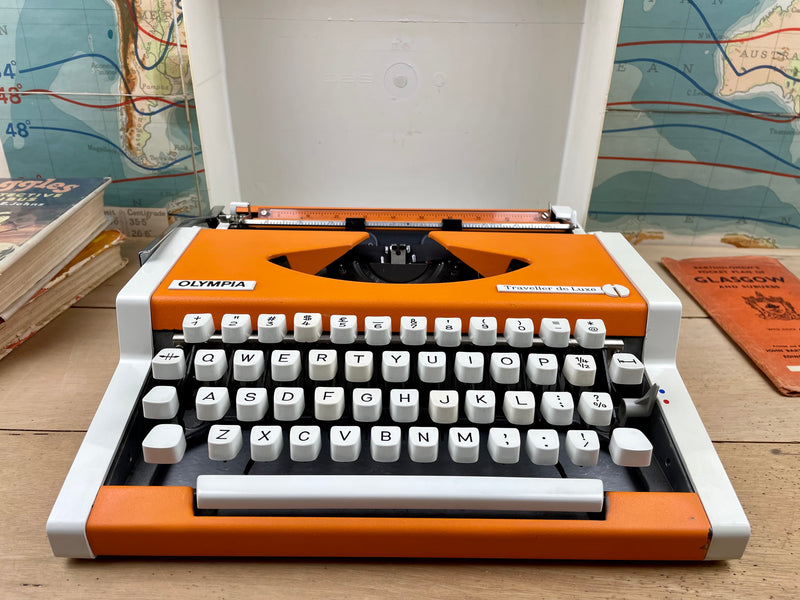 Typewriter, Orange Olympia Traveller de Luxe