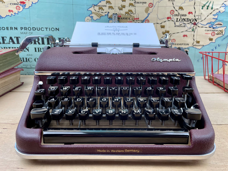 Typewriter, 1956 Olympia SM3 with Congress Typeface