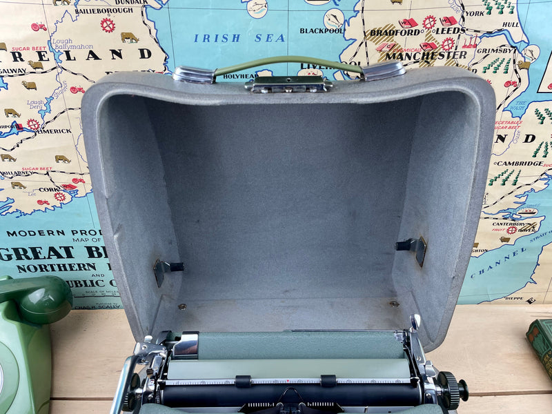 Typewriter, 1958 Olympia SM 2