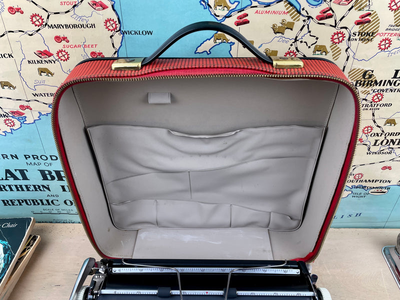 Typewriter, 1959 Olympia Splendid 33