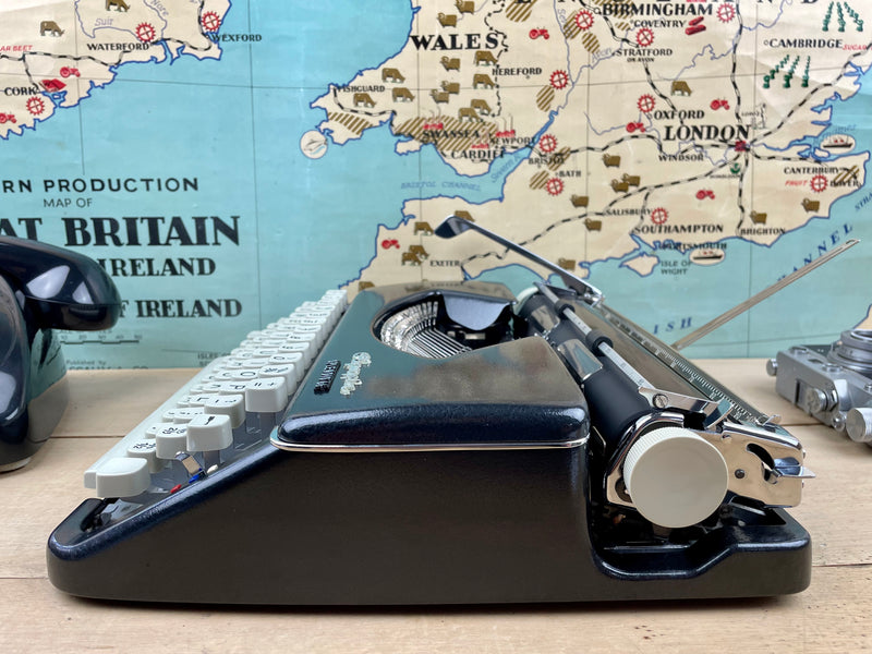 Typewriter, 1966 Olympia Splendid 66