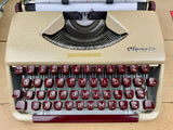 Typewriter, 1959 Olympia Splendid 33