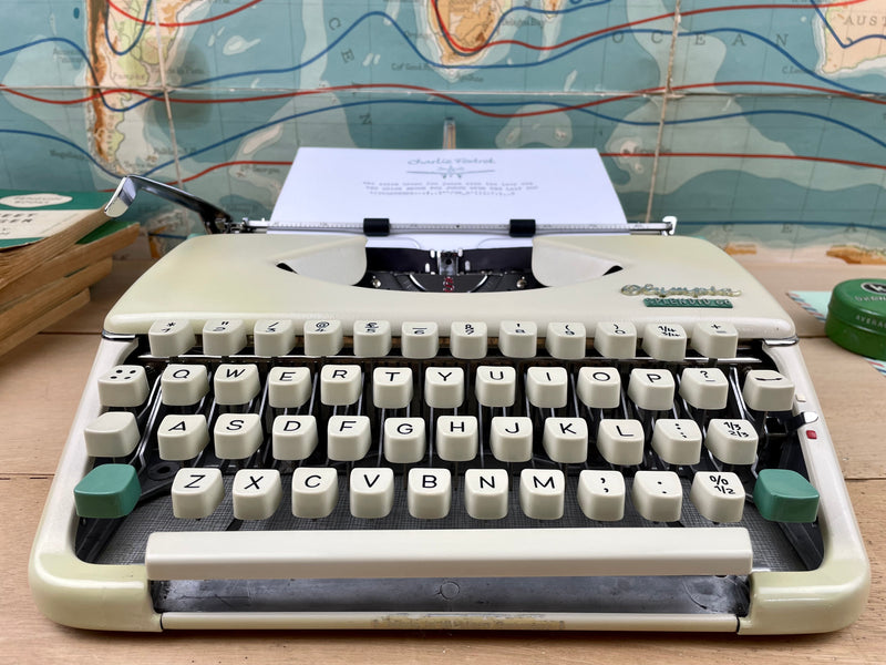 Typewriter, 1965 Olympia Splendid 66