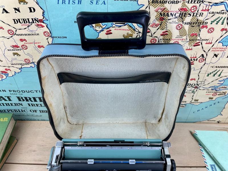 Typewriter, 1968 Olivetti Lettera 32