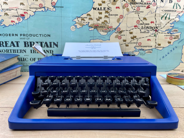 Typewriter, Olivetti Dora - Blue