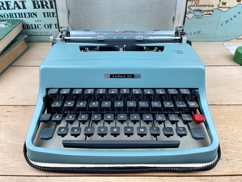 Typewriter, 1966 Olivetti Lettera 32