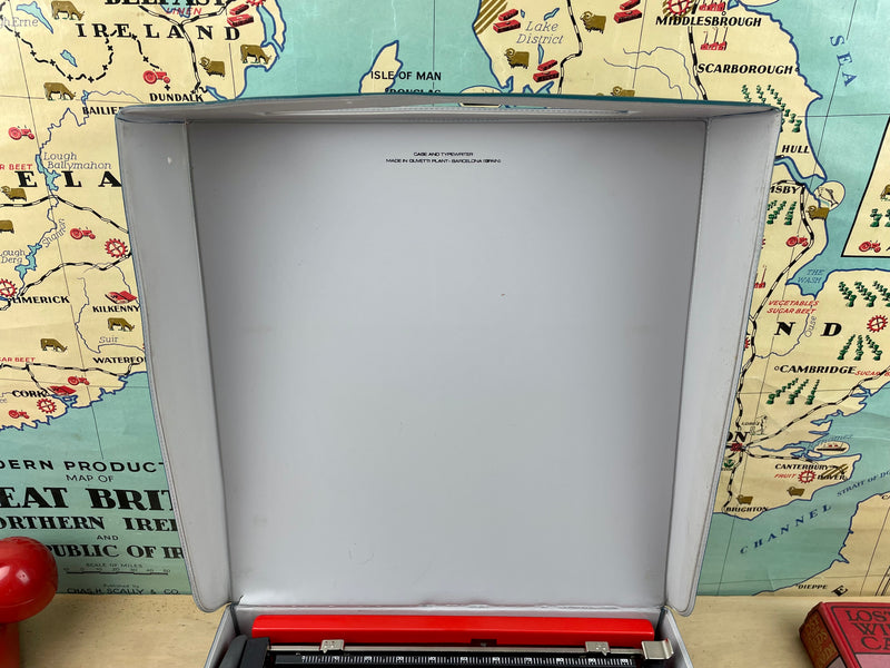 Typewriter,  Olivetti Dora - Red