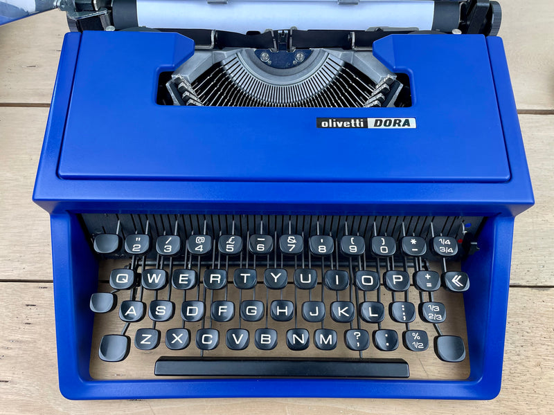 Typewriter, Olivetti Dora - Blue