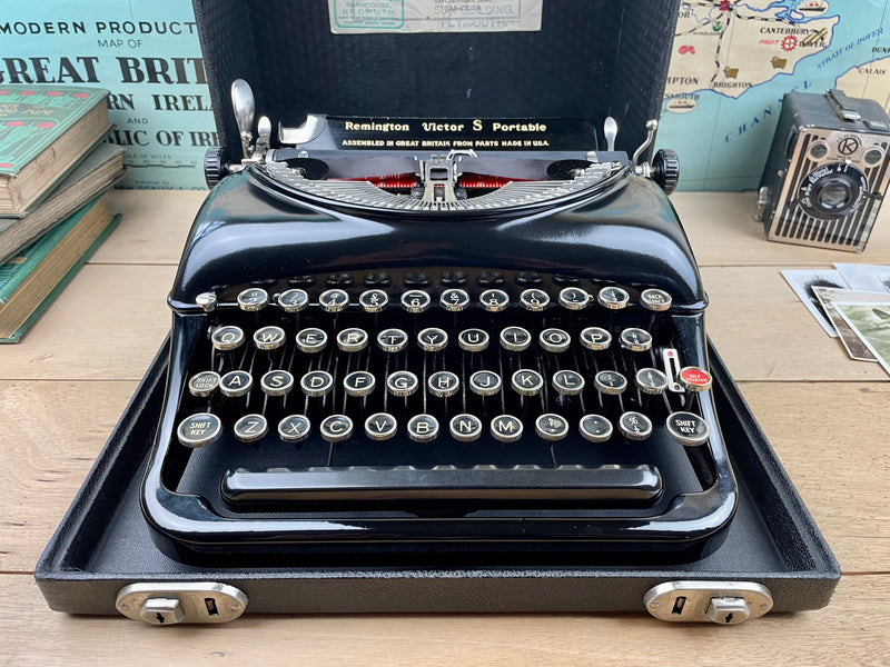 Typewriter, 1937 Remington Victor Streamline