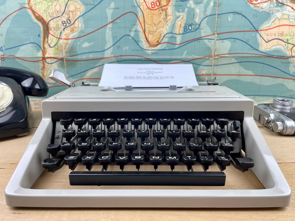 Typewriter, Olivetti Dora - No Carry Case