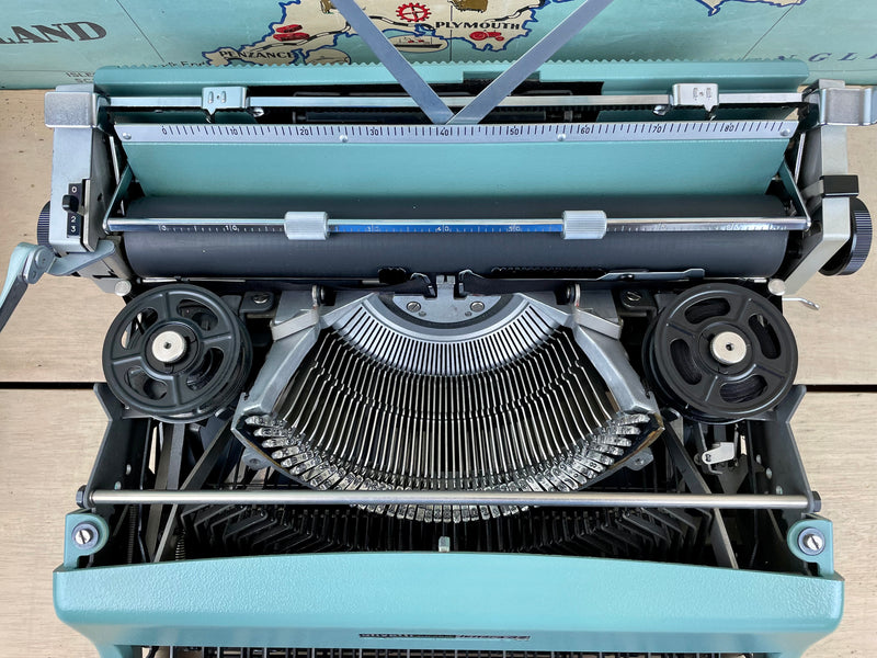 Typewriter, 1968 Olivetti Lettera 32