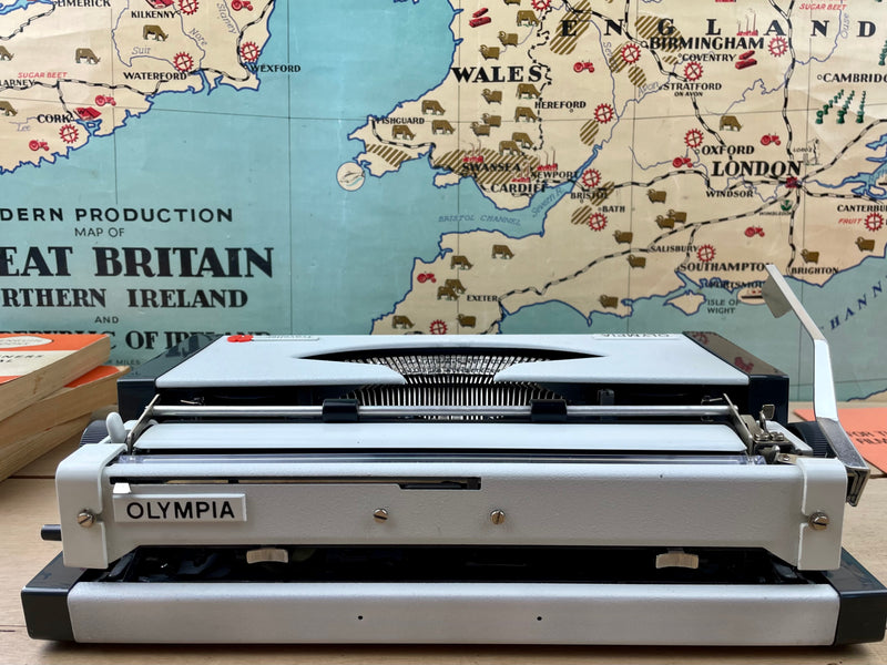 Typewriter, Olympia Traveller