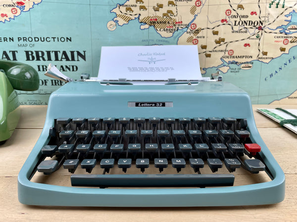 Typewriter, 1965 Olivetti Lettera 32