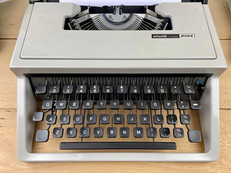 Typewriter, Olivetti Dora