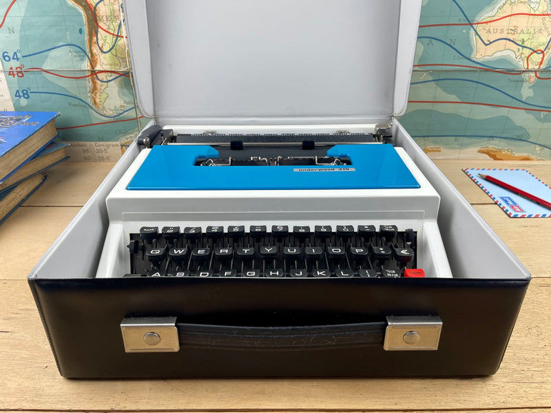 Typewriter, Underwood 315 - Blue