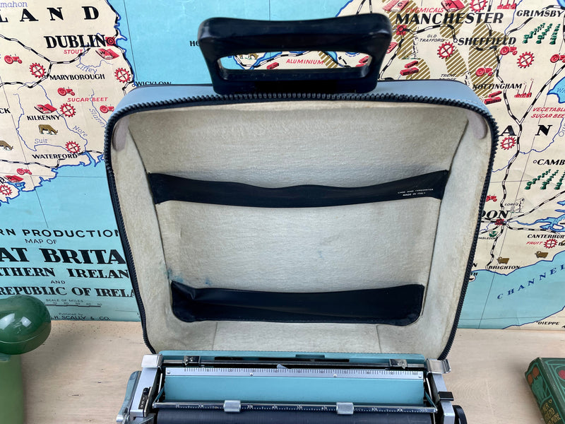 Typewriter, 1967 Olivetti Lettera 32