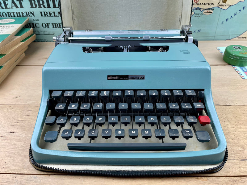 Typewriter, 1967 Olivetti Lettera 32