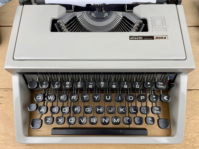 Typewriter, Olivetti Dora - No Carry Case