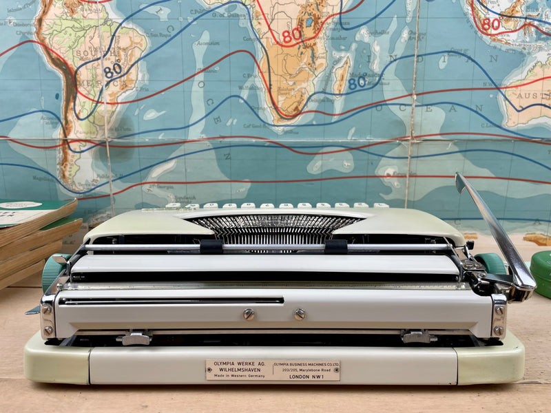 Typewriter, 1965 Olympia Splendid 66