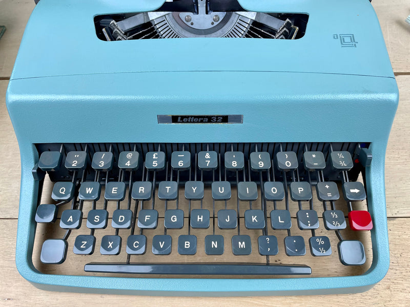 Typewriter, 1965 Olivetti Lettera 32 - No Carry Case
