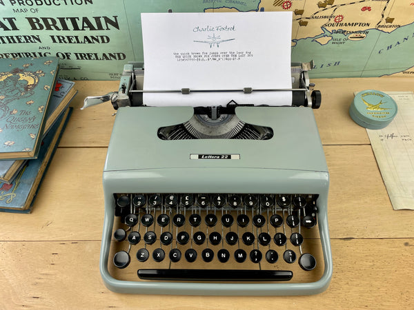 Olivetti Lettera 22 Typewriter