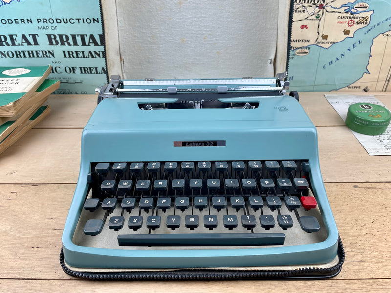 Typewriter, 1965 Olivetti Lettera 32