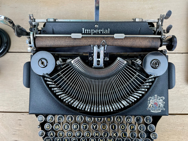 Typewriter, 1943 Imperial The Good Companion No 1
