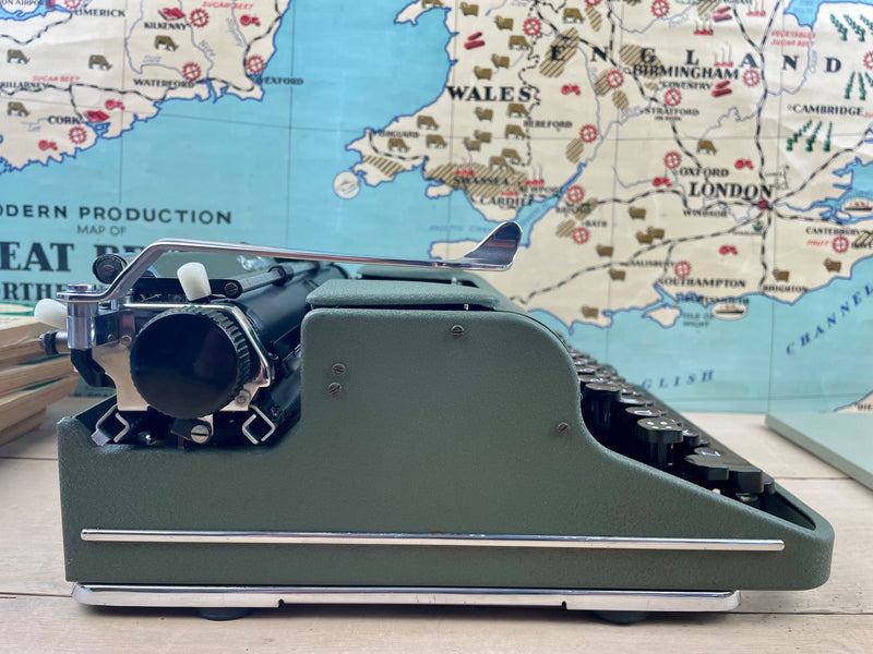 Typewriter, 1951 Olympia SM 1