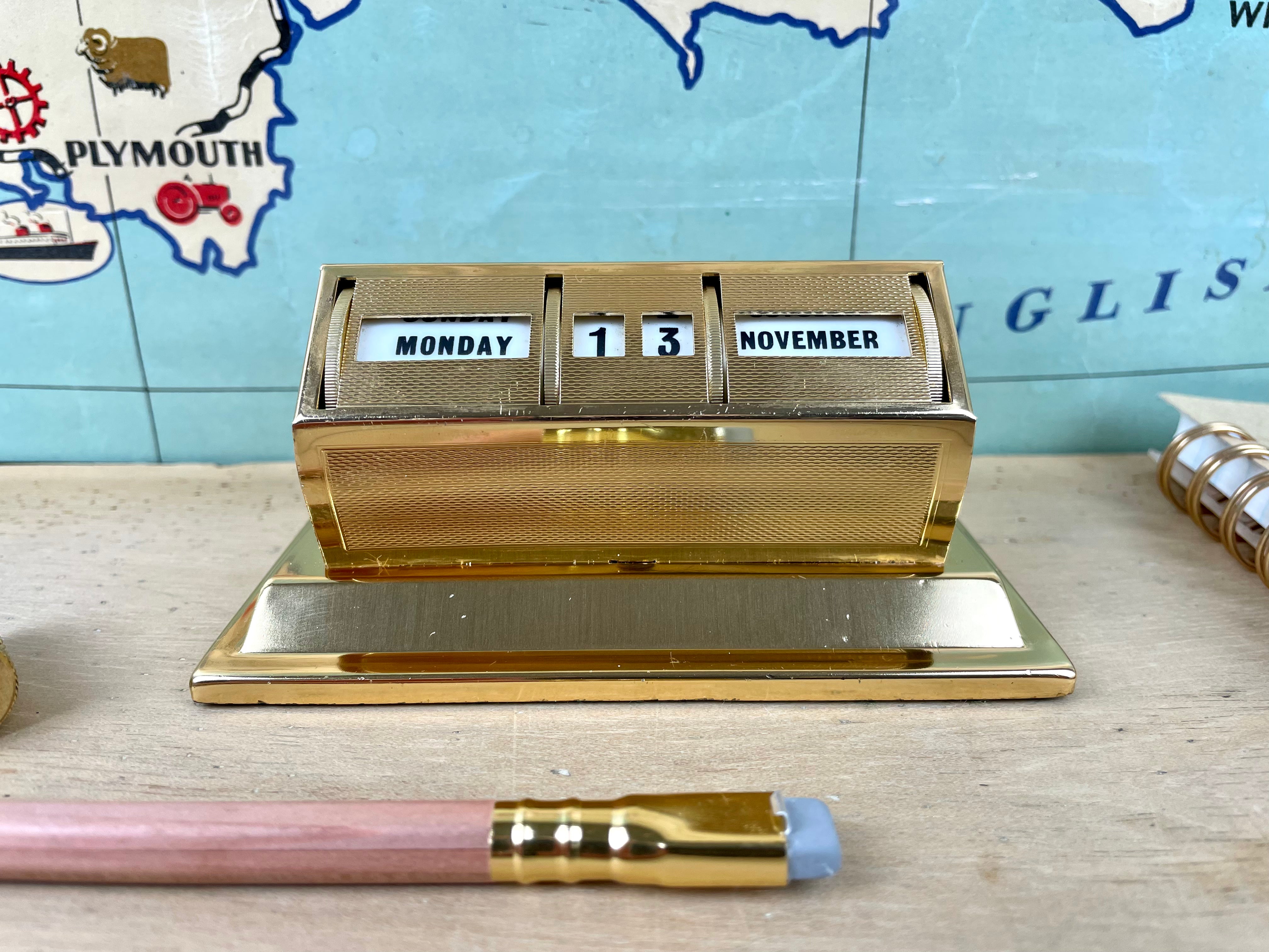 Vintage Desk Perpetual Calendar