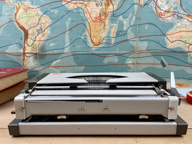 Typewriter, Olympia Traveller de Luxe S