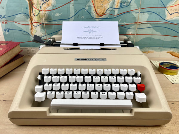 Typewriter, Olivetti Lettera 35