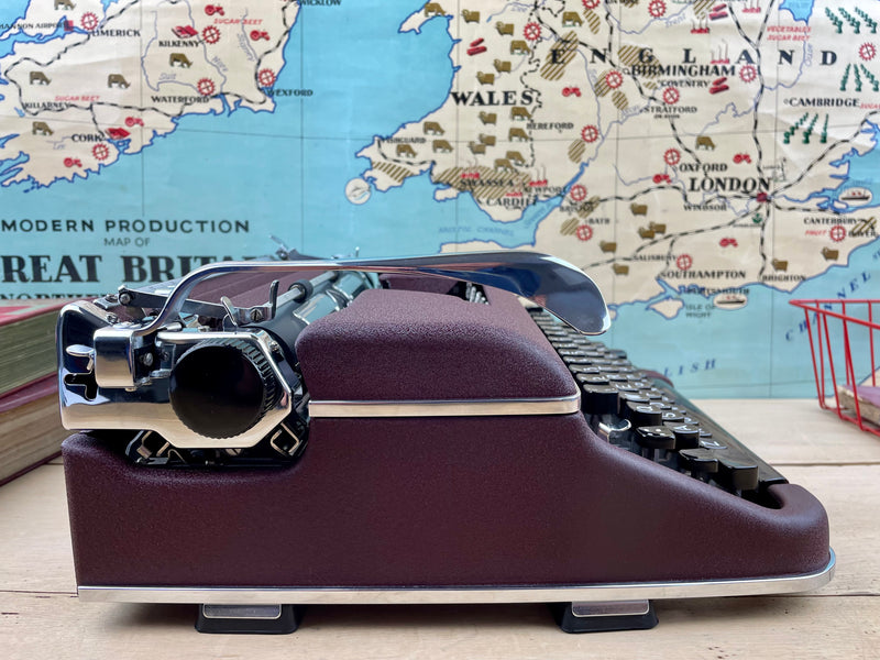 Typewriter, 1956 Olympia SM3 with Congress Typeface