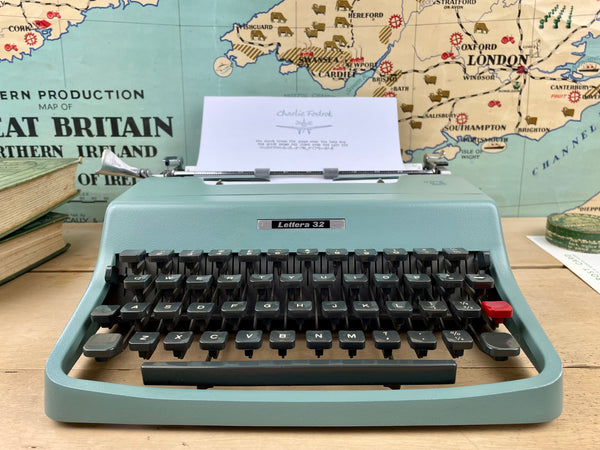 Typewriter, 1966 Olivetti Lettera 32