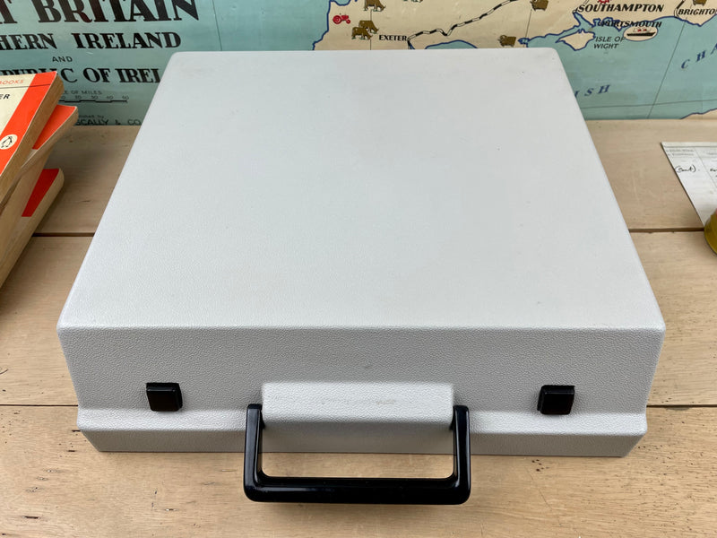 Typewriter, Olympia Traveller de Luxe S