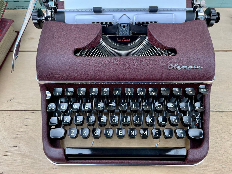Typewriter, 1956 Olympia SM3 with Congress Typeface