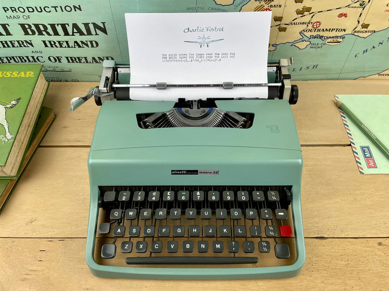 Olivetti Lettera 32 Typewriter