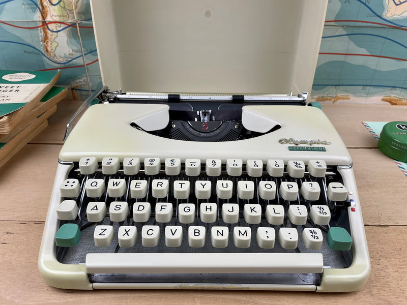 Typewriter, 1965 Olympia Splendid 66