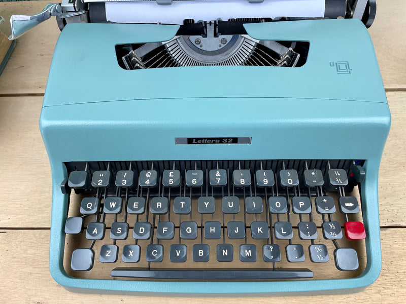 Typewriter, 1966 Olivetti Lettera 32