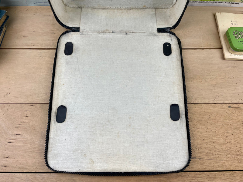 Typewriter, 1954 Olivetti Lettera 22