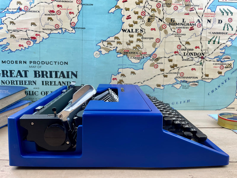 Typewriter, Olivetti Dora - Blue