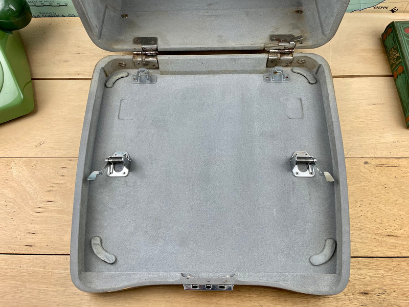 Typewriter, 1958 Olympia SM 2