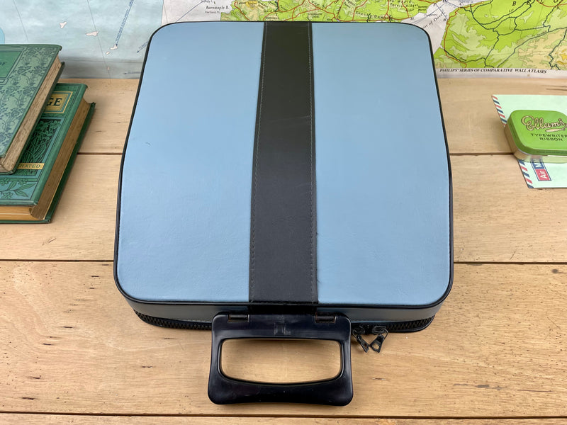 Typewriter, 1967 Olivetti Lettera 32