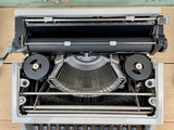 Typewriter, Olivetti Dora